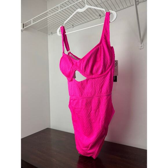 Hot Pink Textured One Piece Swimsuit with Underwire 2X (FTF) - Picture 5 of 12